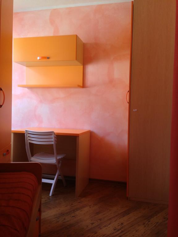 Cantina Molina Apartman Mandello del Lario Szoba fotó