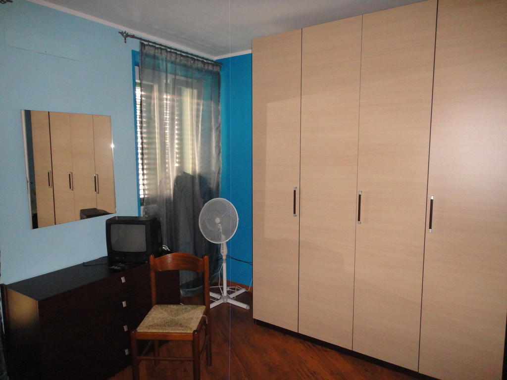 Cantina Molina Apartman Mandello del Lario Szoba fotó