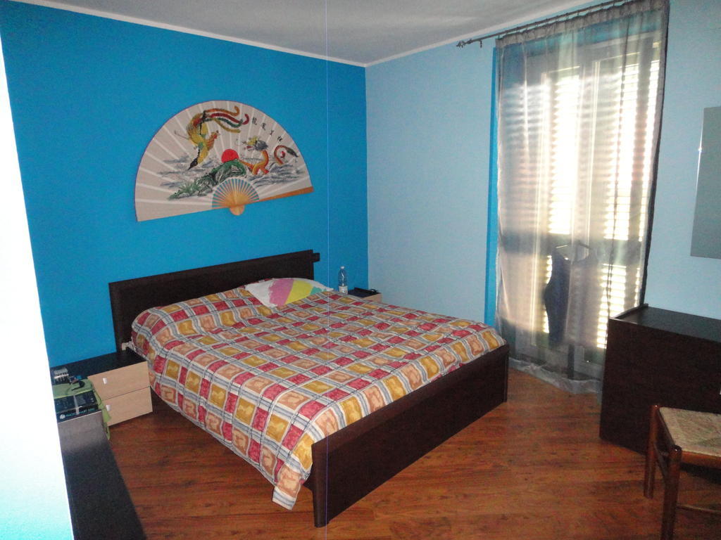 Cantina Molina Apartman Mandello del Lario Szoba fotó